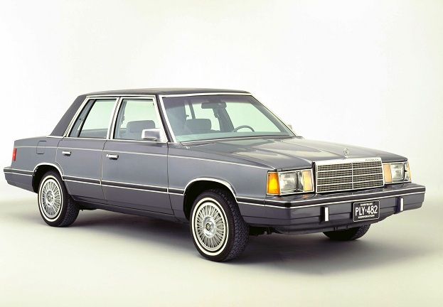 1982_Plymouth_Reliant_4dr.jpg