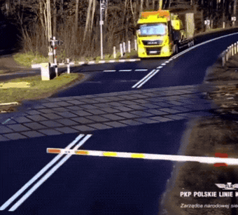 Bad-drivers-02_04_20-GIF-11-RR_crossing-Awesome.gif