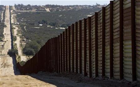 border-fence-reuters-fred-greaves.jpg