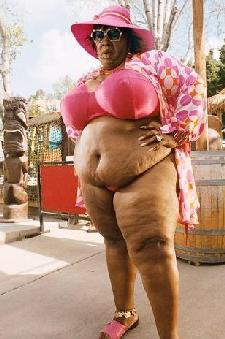 eddie_murphy2007-as-fat-woman-in-bikini-norbit-med-lrge.jpg