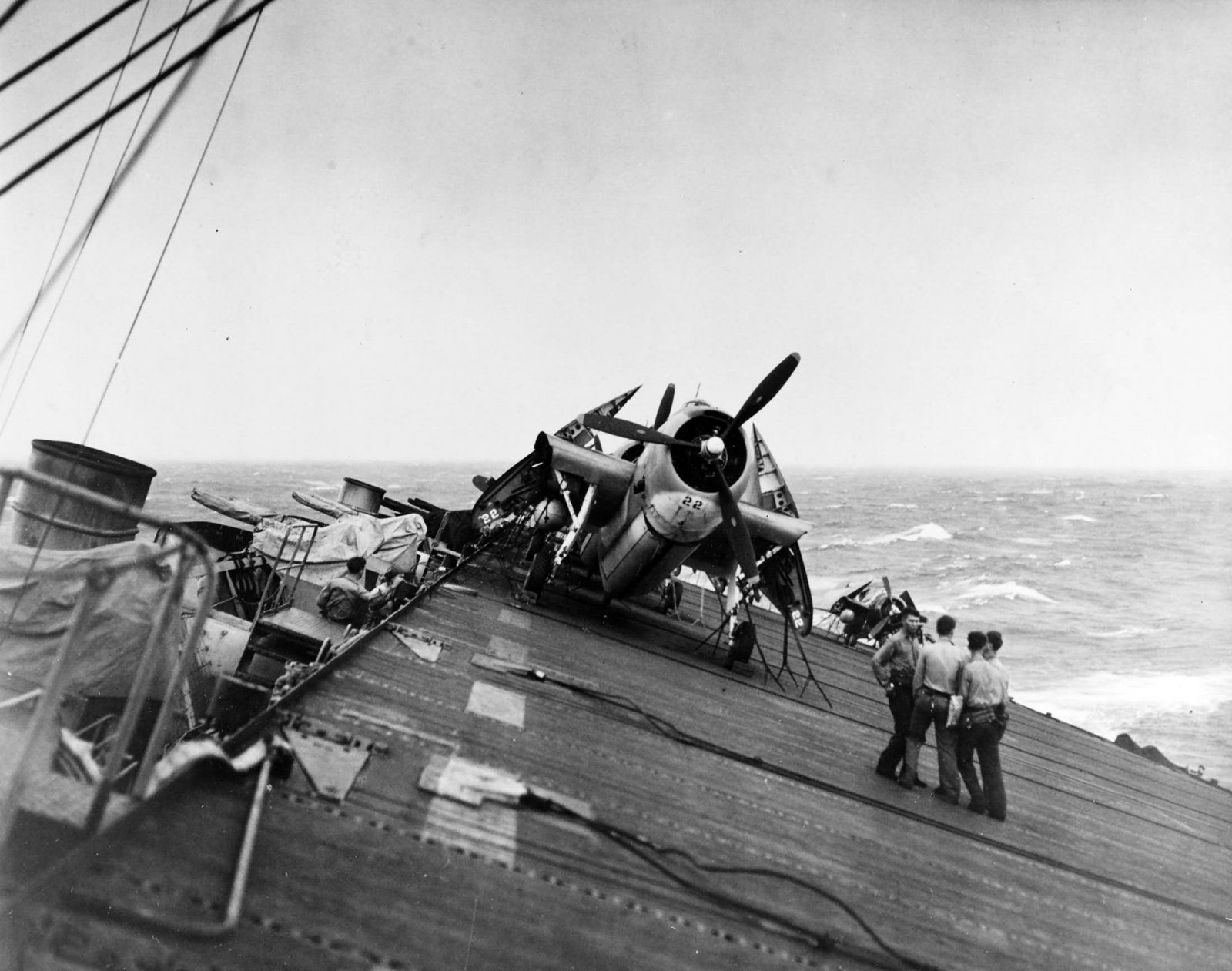 USS_Anzio_during_a_typhoon_east_of_the_Philippines_17_December_1944.jpg