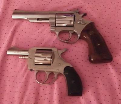 2.revolvers.44.jpg