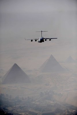 C-17-over-Pyramids-C-17-Facts.jpg