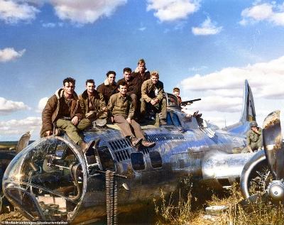 3078-8050709-The_crew_of_B_17G_Bolo_Babe_42_102601_of_the_546_Bomb_Squadron_3-a-26_1582796954300.jpg