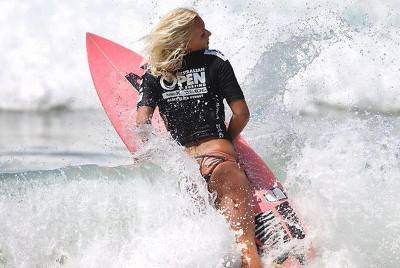 hot-surfer-girl-4.jpg