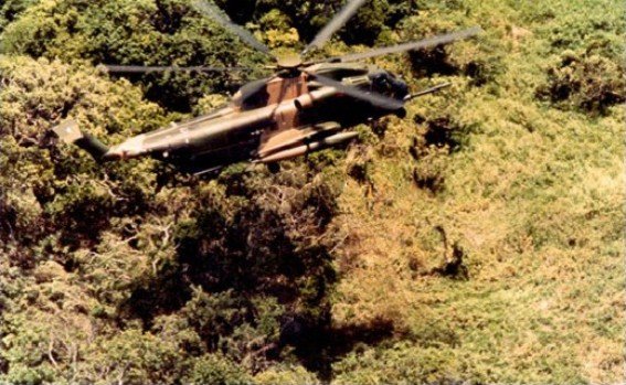 HH-53C_lowers_pararescueman_June_1970.jpg