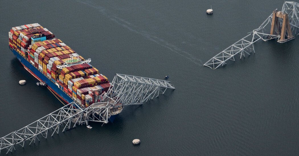 Baltimore-Bridge-Collapse-Shows-Fragility-of-Global-Trade-163194031.jpg