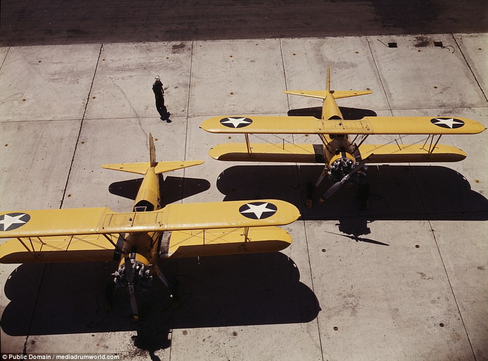 4438CC6A00000578-4888174-Navy_N2S_primary_land_planes-a-51_1505488388156.jpg