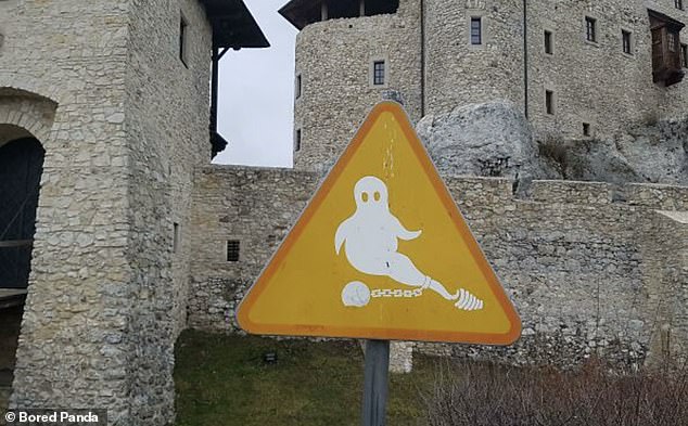 62974995-11267401-Spooky_This_castle_in_Poland_doesn_t_warn_of_uneven_steps_or_dra-a-35_1664555036701.jpg