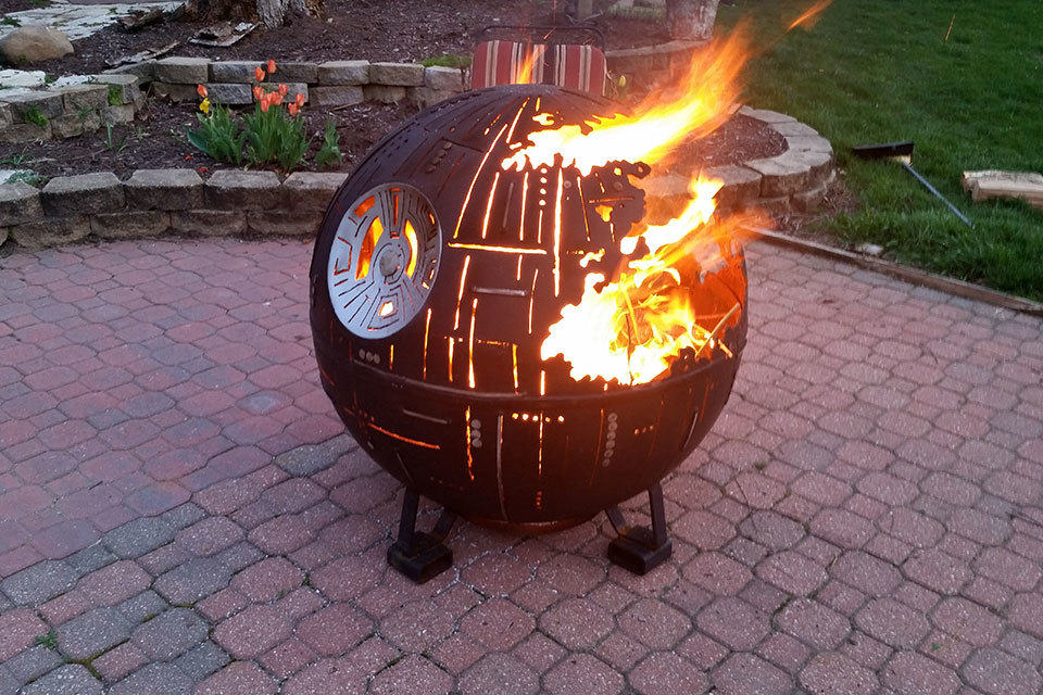 Death-Star-Fire-Pit-Made-From-High-School-Welding-Class-Featured-image.jpg
